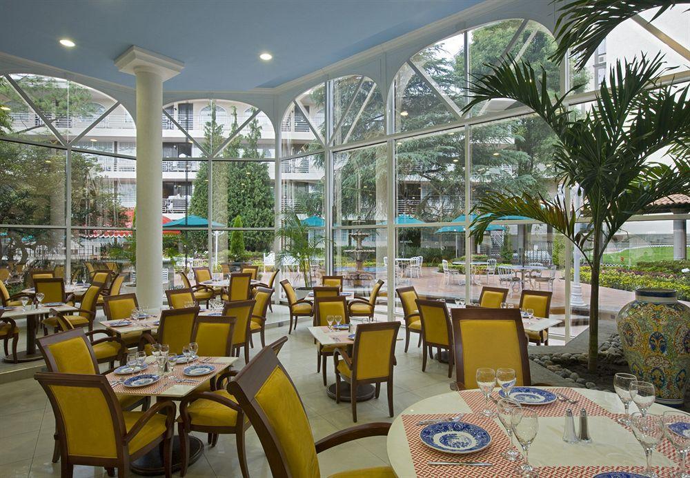 คริสตัล ซาเตลิเต มาเรีย บาร์บารา Hotel Tlalnepantla  ร้านอาหาร รูปภาพ